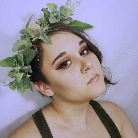 Welcome! Feel free to take a look around! :) - Picture 3 of 4